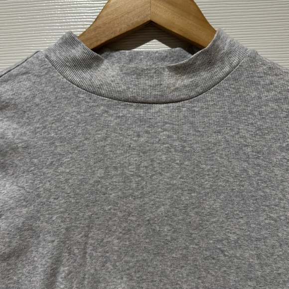 NWOT Fitted grey ribbed top ✨ - Picture 2 of 4